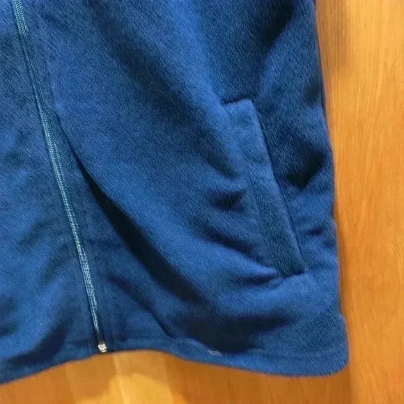 Blue fleece vest size small - Picture 3 of 4